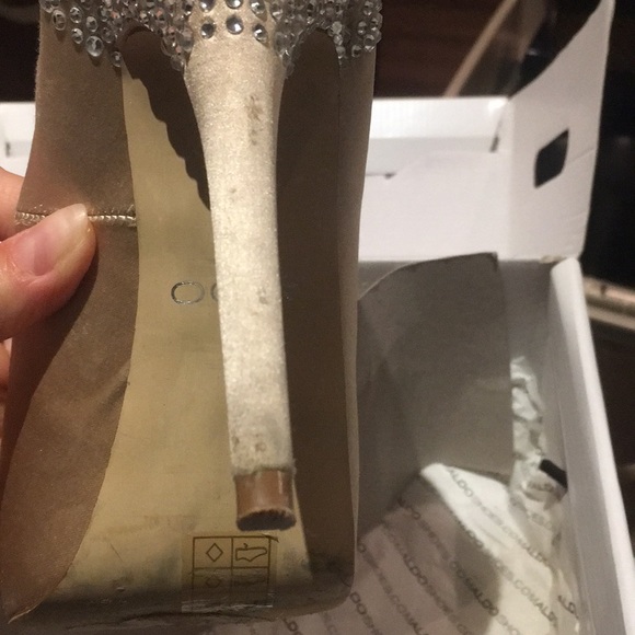 Aldo cream satin pumps with silver/clear gems on heel (not blue as seen in pics) - Picture 7 of 8